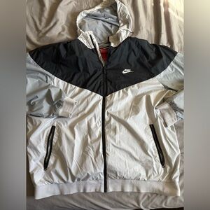 Nike Men's Black and Gray Windbreaker